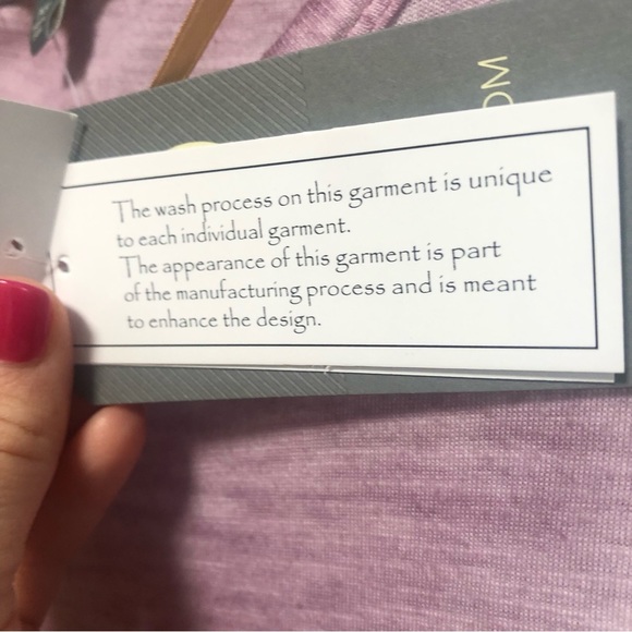 NWT Democracy Wit & Wisdom Mineral Wash Mauve Shadow Flutter Trim Top - Picture 6 of 7